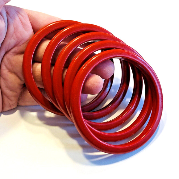 Vintage Red Bangle Bracelets set of 5 Hard Plastic Slim Spacers 1950's Classics - Picture 6 of 8